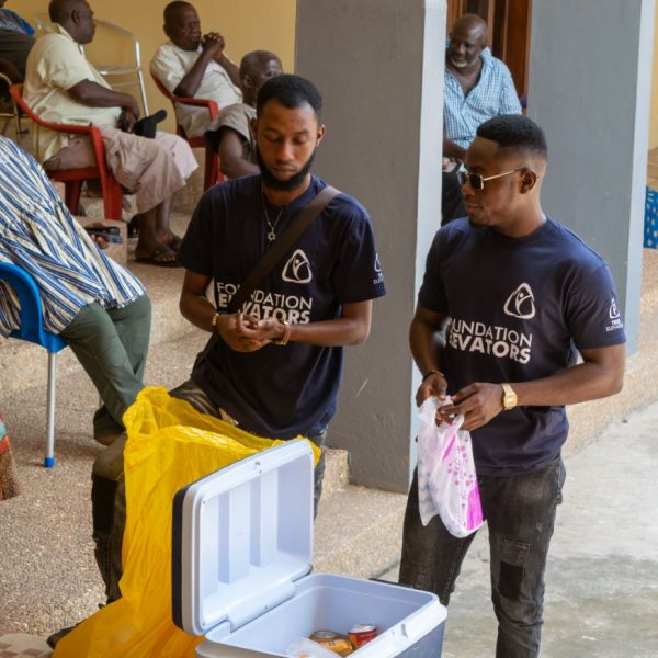 Foundation Elevators Widows in Need distribution at Abiriw, December 2021